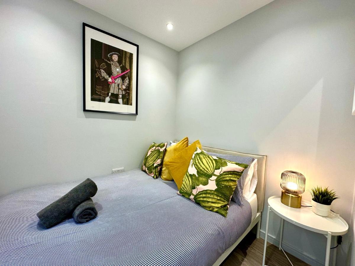 Stunning Brand New House - Sleeps 6 - Free Parking - Great Location - Fast Wifi - Smart Tv - Close To Poole & Bournemouth & Sandbanks Zewnętrze zdjęcie