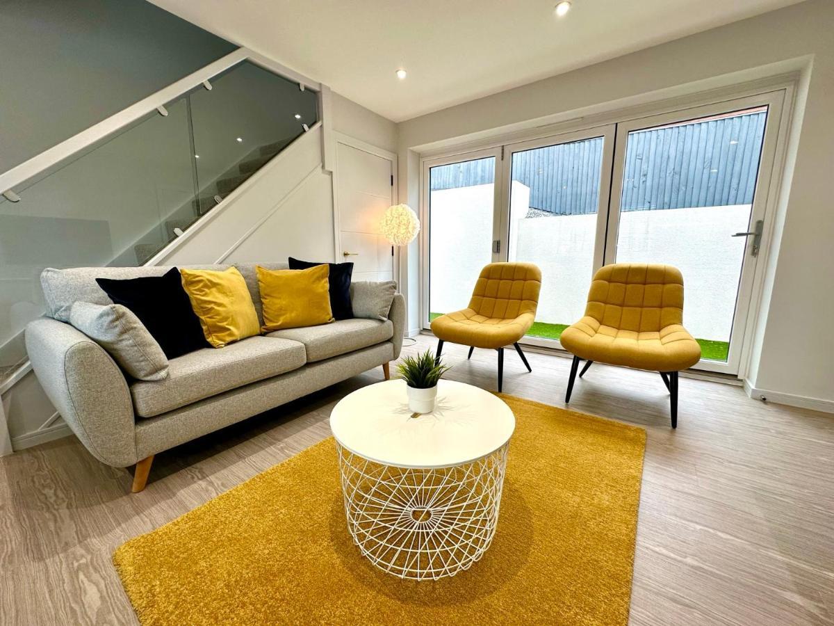 Stunning Brand New House - Sleeps 6 - Free Parking - Great Location - Fast Wifi - Smart Tv - Close To Poole & Bournemouth & Sandbanks Zewnętrze zdjęcie