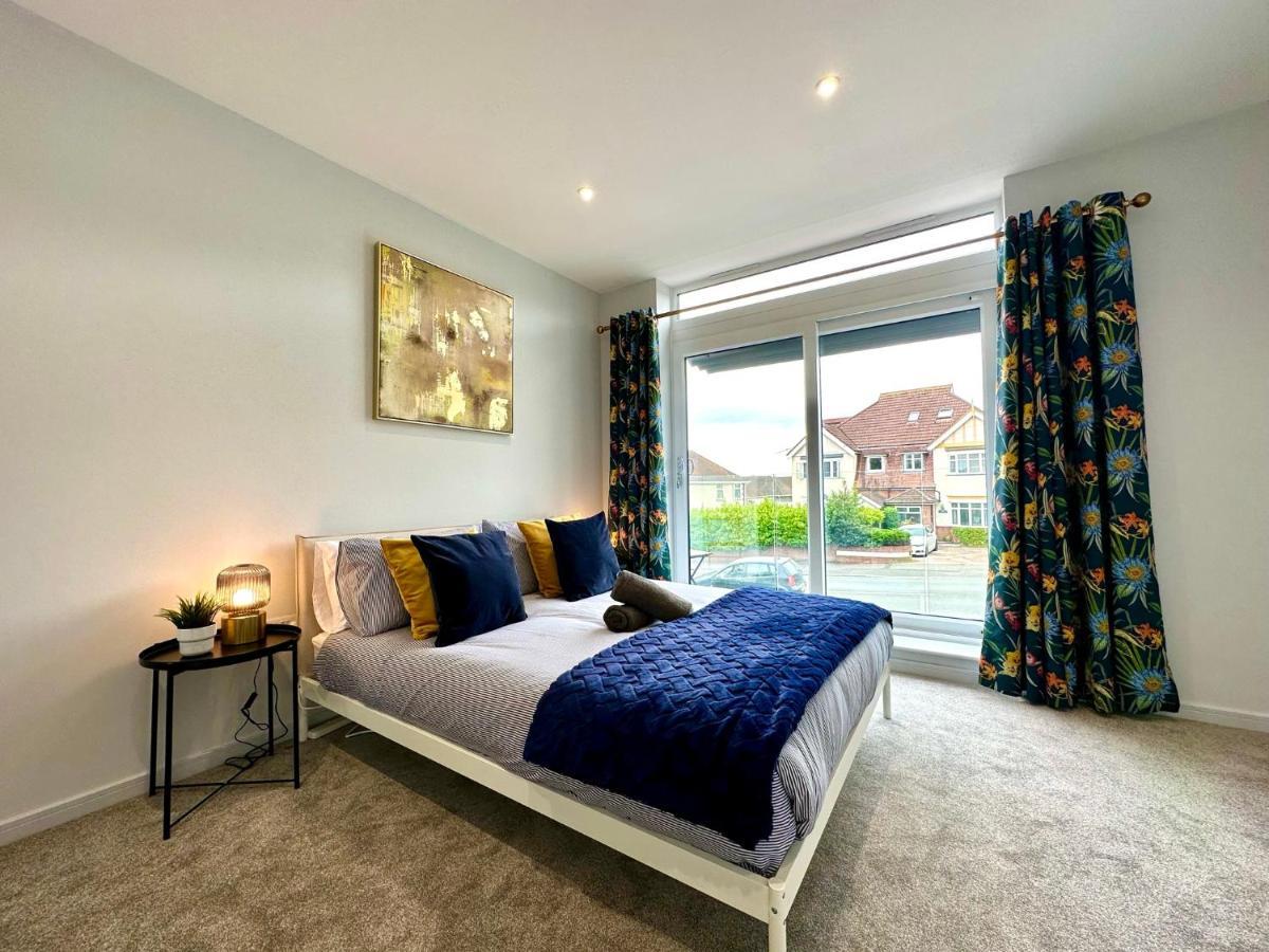 Stunning Brand New House - Sleeps 6 - Free Parking - Great Location - Fast Wifi - Smart Tv - Close To Poole & Bournemouth & Sandbanks Zewnętrze zdjęcie