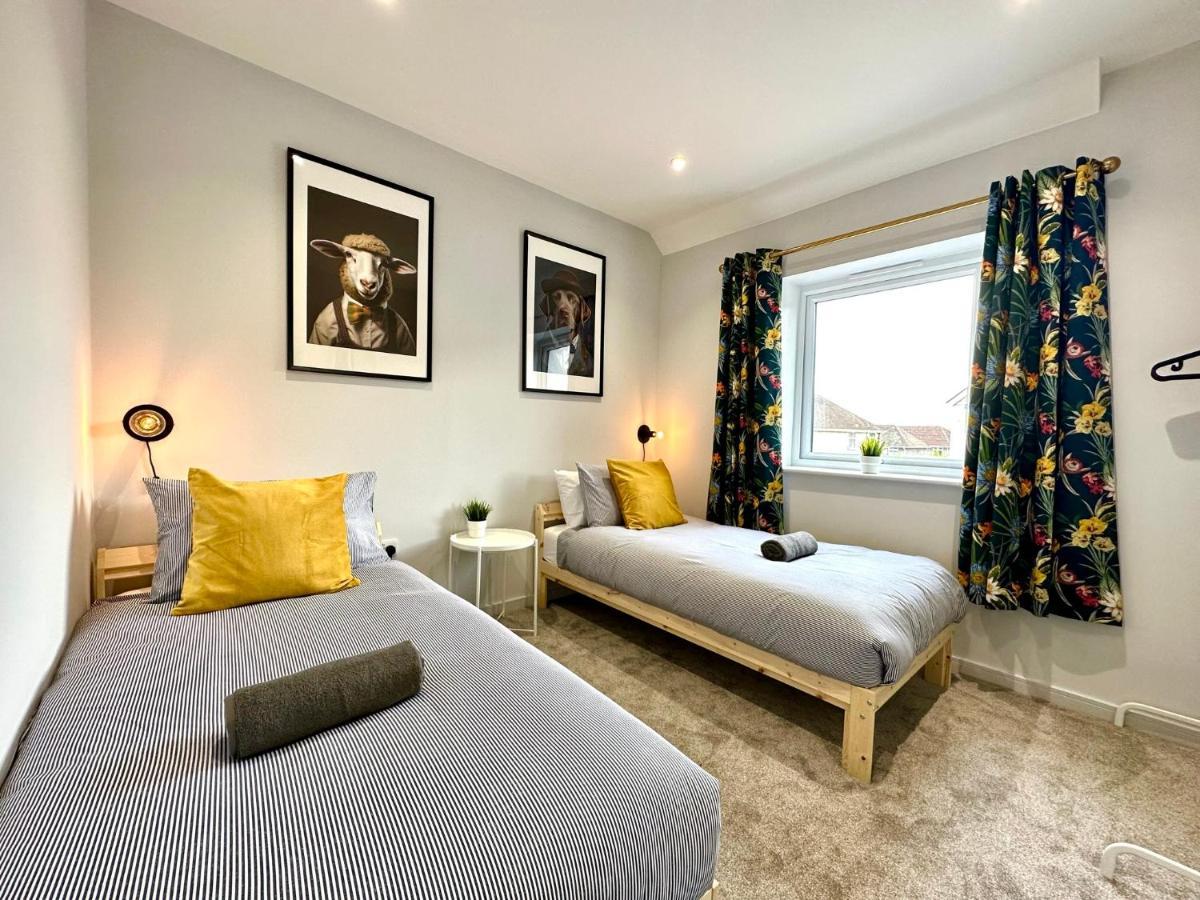 Stunning Brand New House - Sleeps 6 - Free Parking - Great Location - Fast Wifi - Smart Tv - Close To Poole & Bournemouth & Sandbanks Zewnętrze zdjęcie