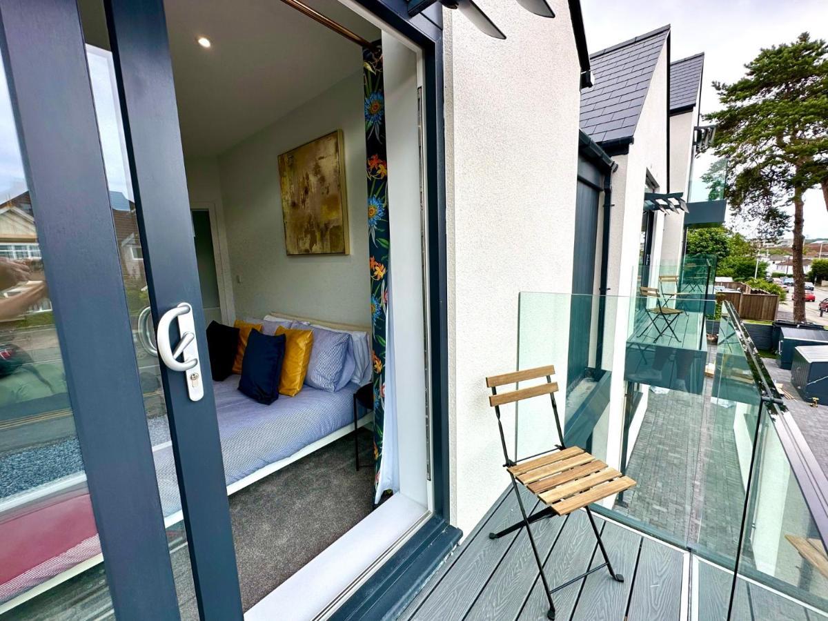 Stunning Brand New House - Sleeps 6 - Free Parking - Great Location - Fast Wifi - Smart Tv - Close To Poole & Bournemouth & Sandbanks Zewnętrze zdjęcie
