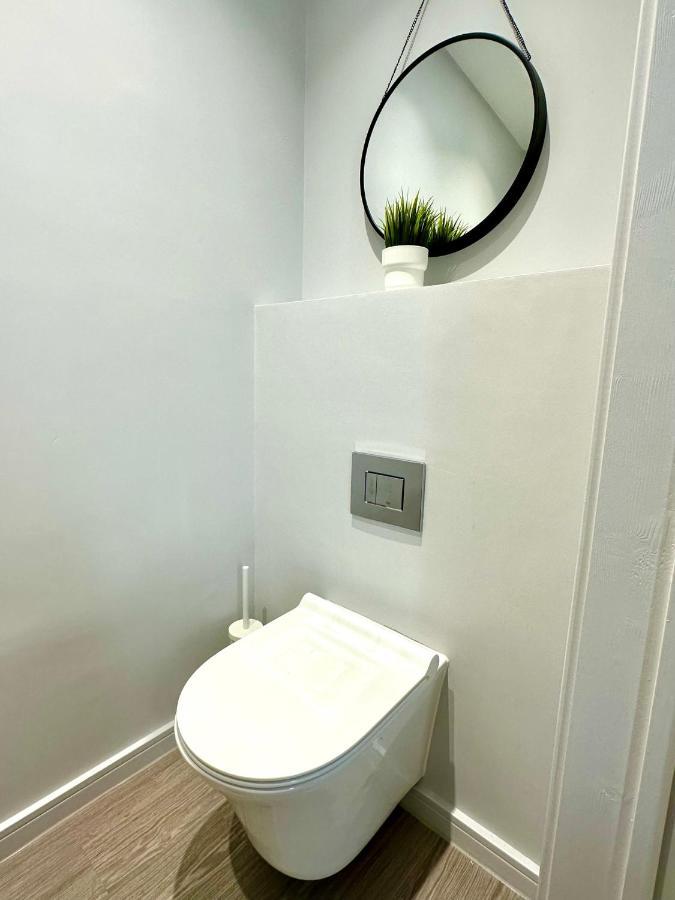 Stunning Brand New House - Sleeps 6 - Free Parking - Great Location - Fast Wifi - Smart Tv - Close To Poole & Bournemouth & Sandbanks Zewnętrze zdjęcie